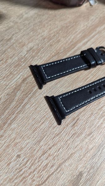 Кожаный ремешок из эко-кожи для смарт-часов, совместимый с Apple Watch 38 mm / 40 mm / 41 mm. Черный цвет Rm-9a фото