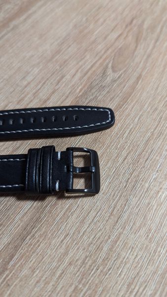 Кожаный ремешок из эко-кожи для смарт-часов, совместимый с Apple Watch 42 mm / 44 mm / 45 mm / 49 mm. Черный цвет Rm-9b фото